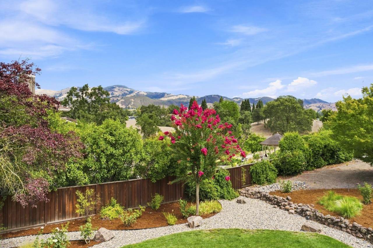 https://bt-photos.global.ssl.fastly.net/sacramento/1280_boomver_2_561215437-2.jpg