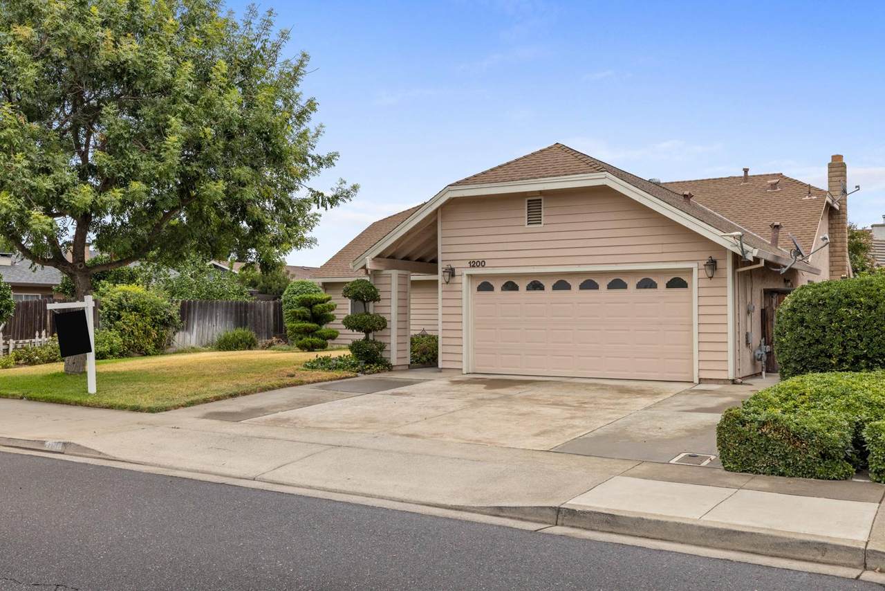 1200 Moffett Road - Photo 1