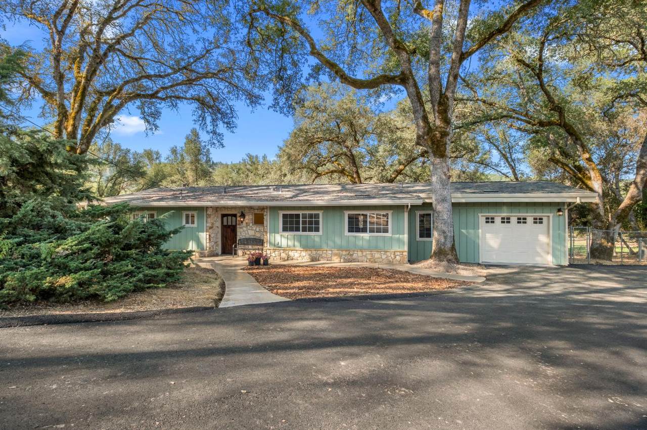 1663 Glen Drive - Photo 1