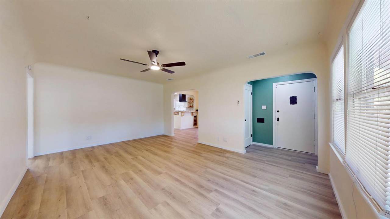 https://bt-photos.global.ssl.fastly.net/sacramento/1280_boomver_2_561229590-2.jpg