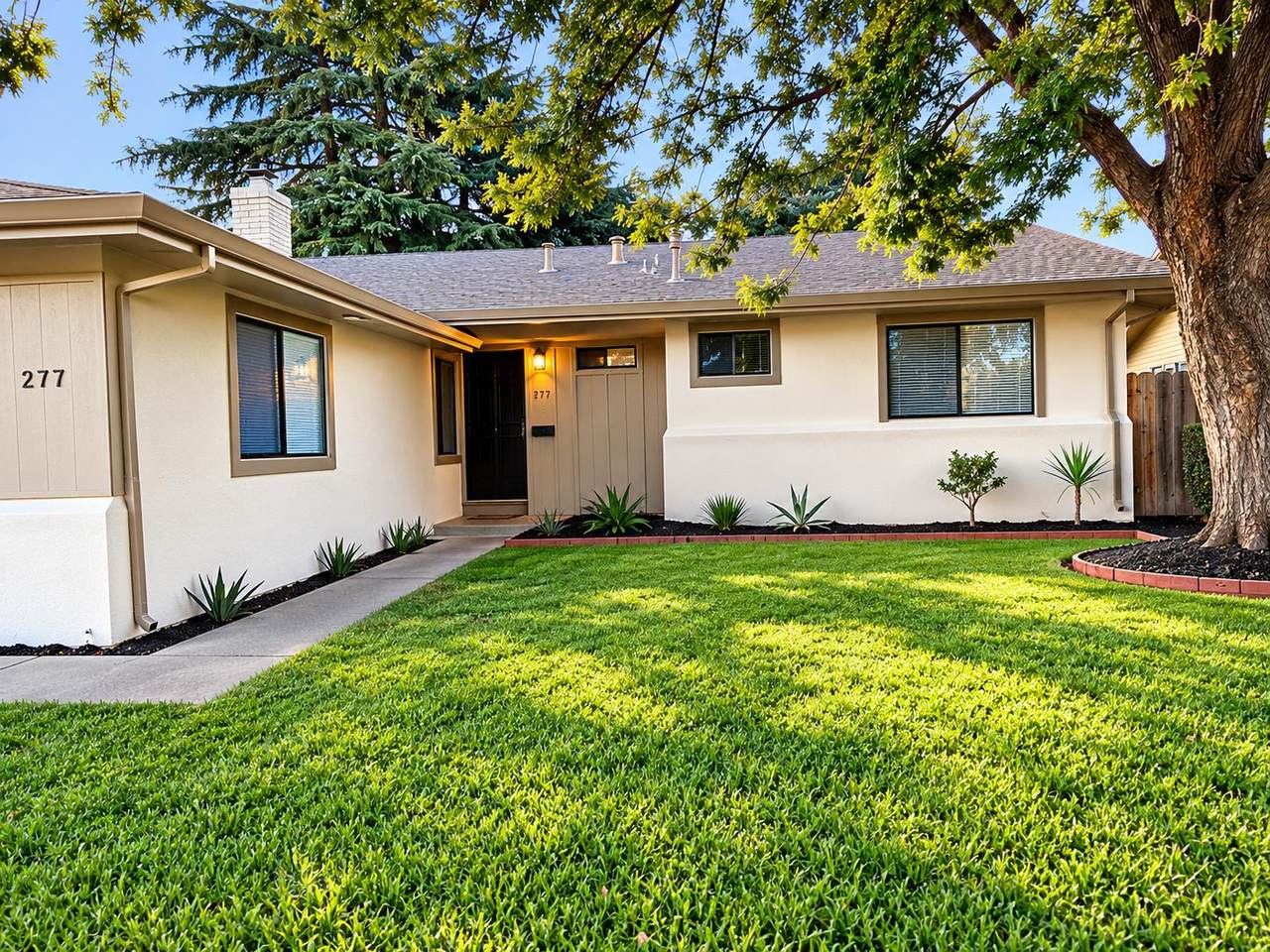 277 Prado Way - Photo 1