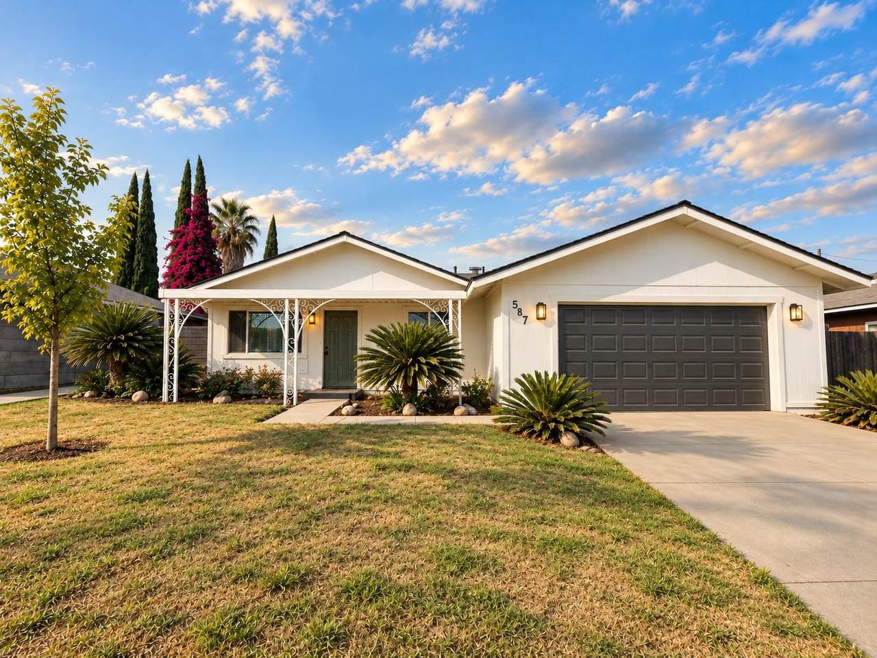 587 Sunset Street - Photo 1
