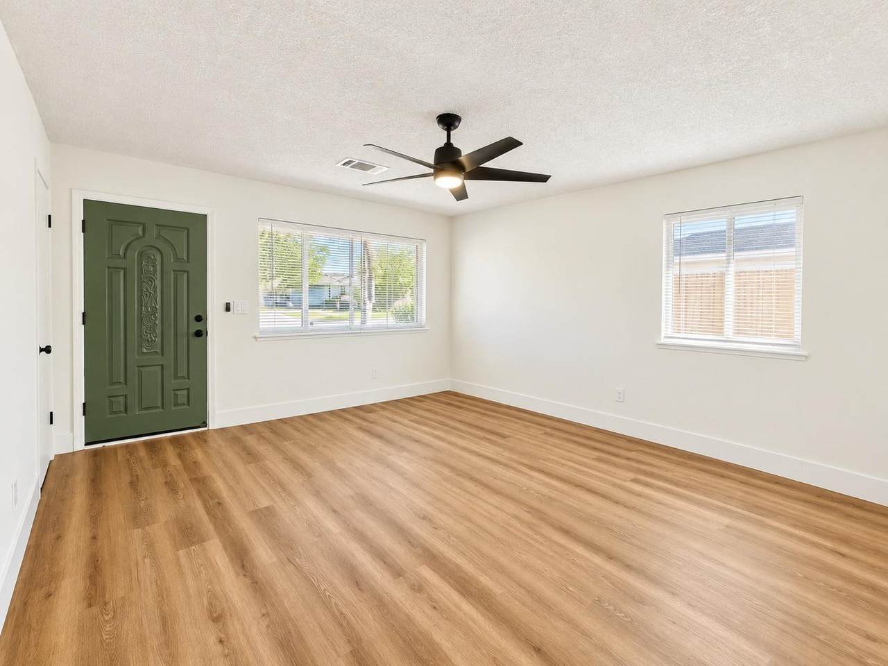 https://bt-photos.global.ssl.fastly.net/sacramento/1280_boomver_2_561230432-2.jpg