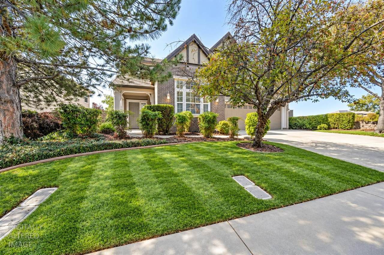 4924 Village Green Drive - Photo 1