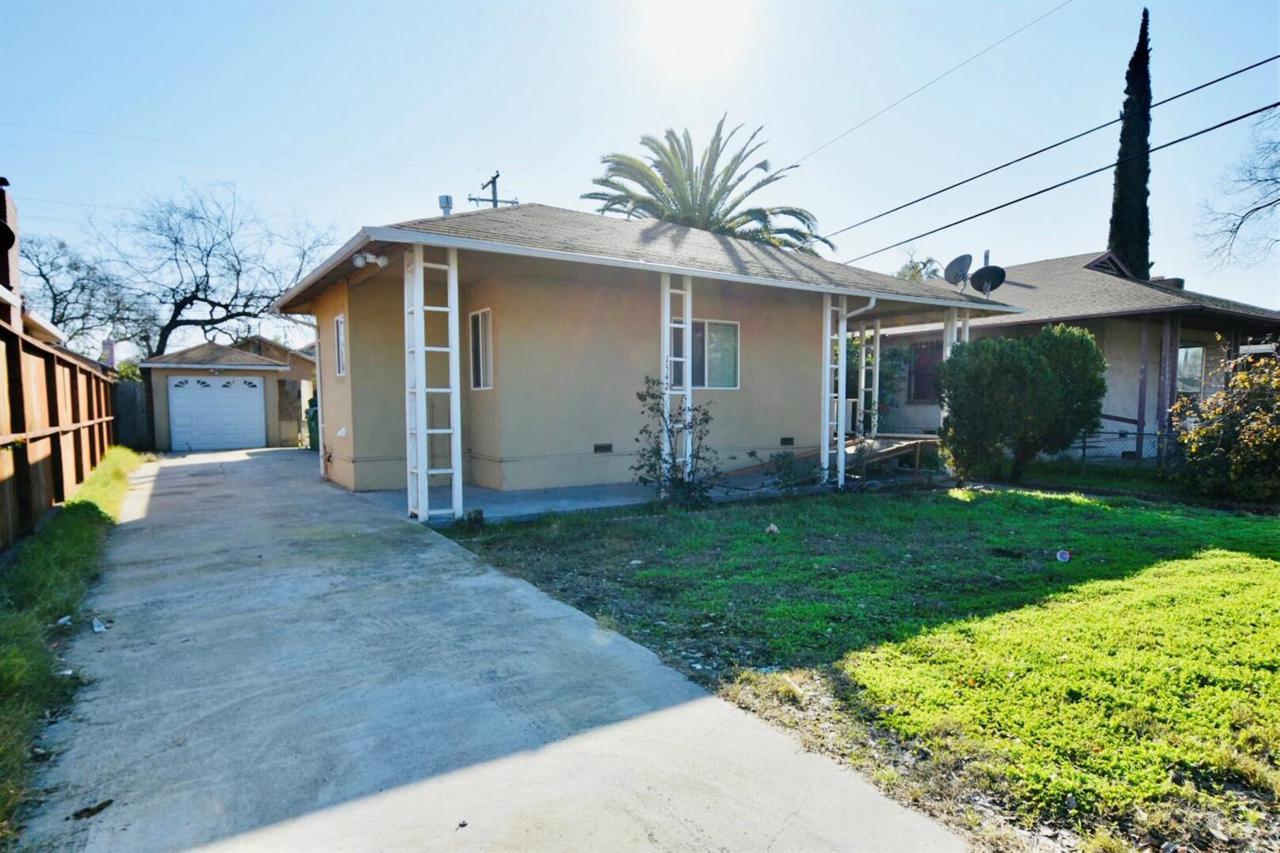 1542 9th Street - Photo 1