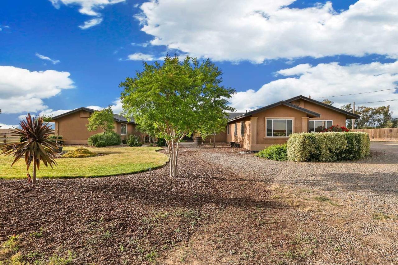 11731 Keyes Road - Photo 1