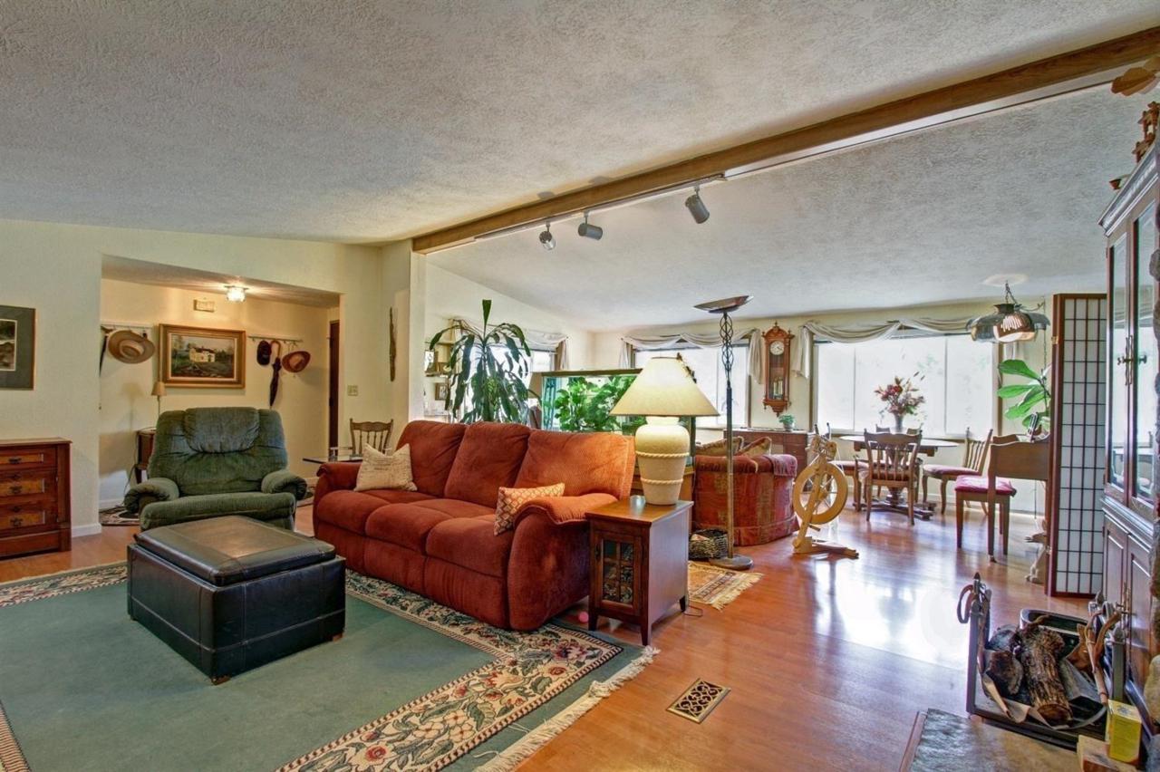 10075 Linnet Lane - Photo 1