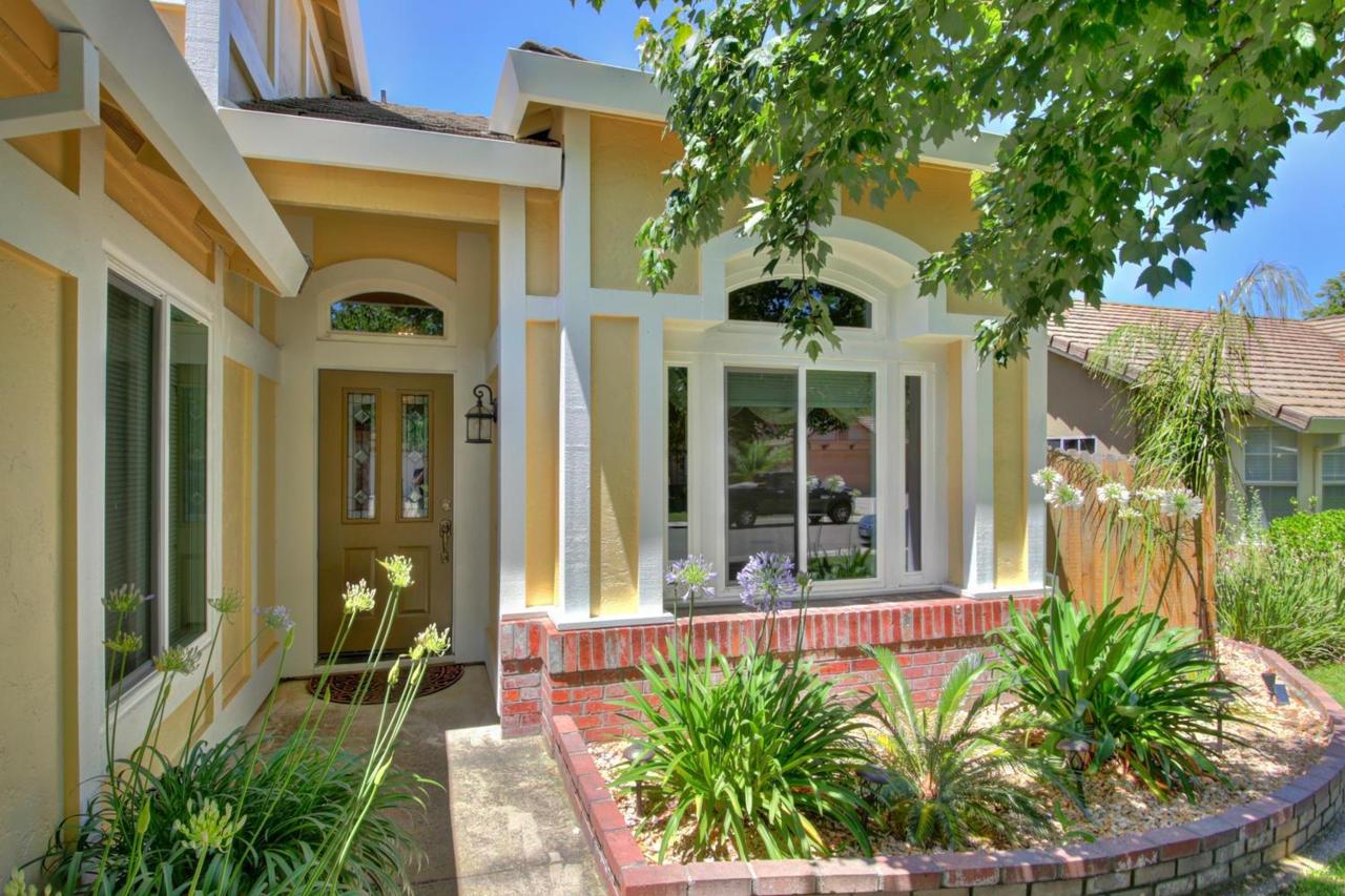 5425 Elgin Hills Way - Photo 1