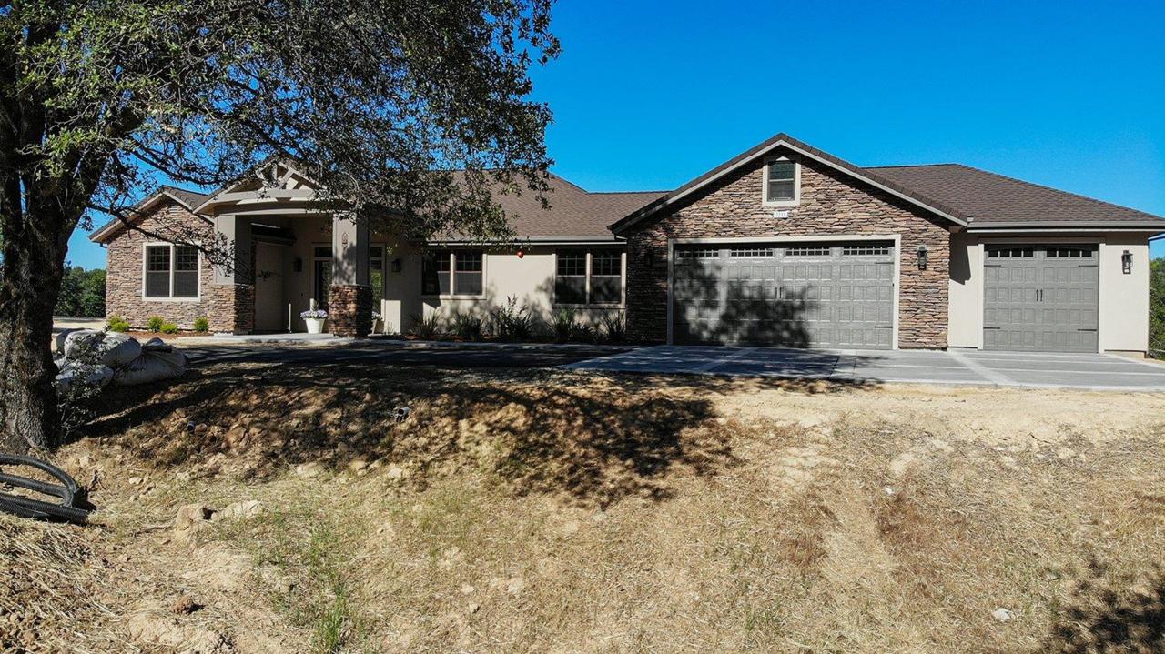 7215 Kay Kay Court - Photo 1