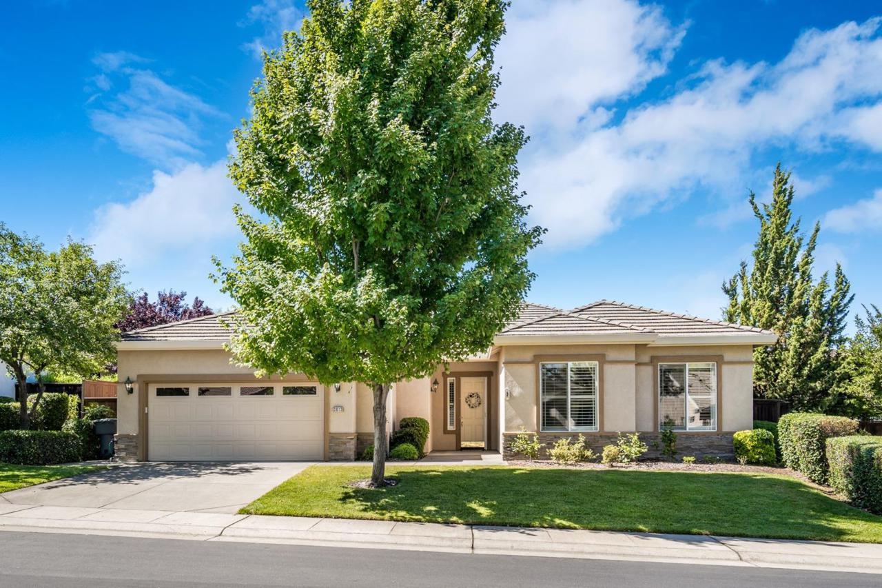 3013 Crestwood Way - Photo 1