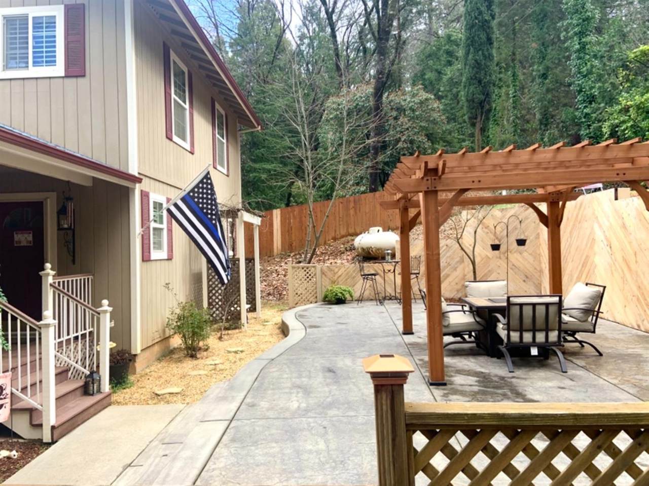 10092 Smith Road - Photo 1