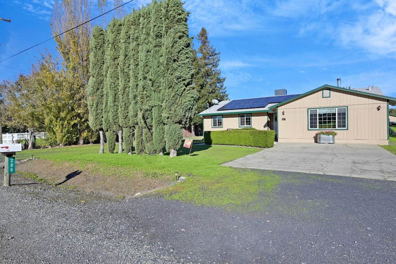 286 Dakota Avenue - Photo 1