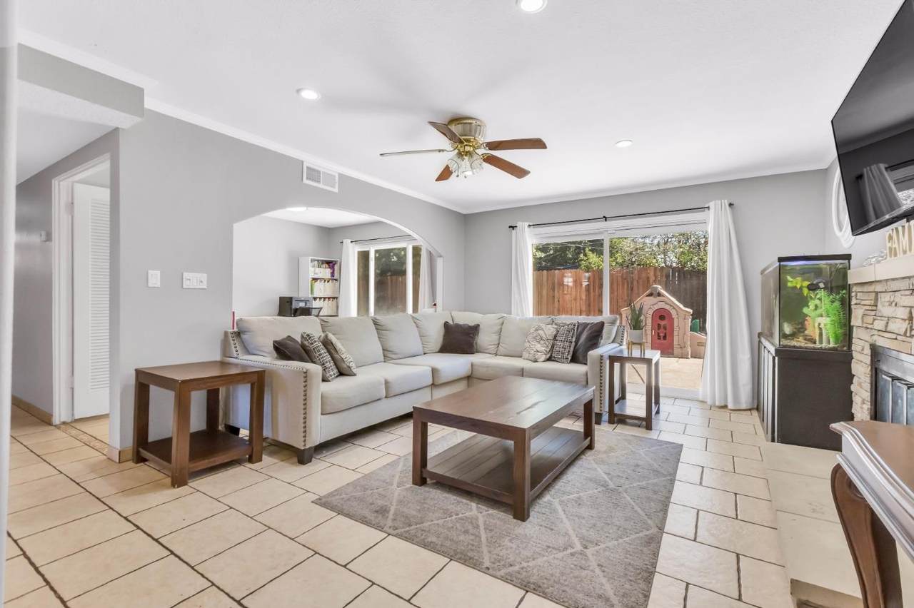 7287 Palmer House Drive - Photo 1