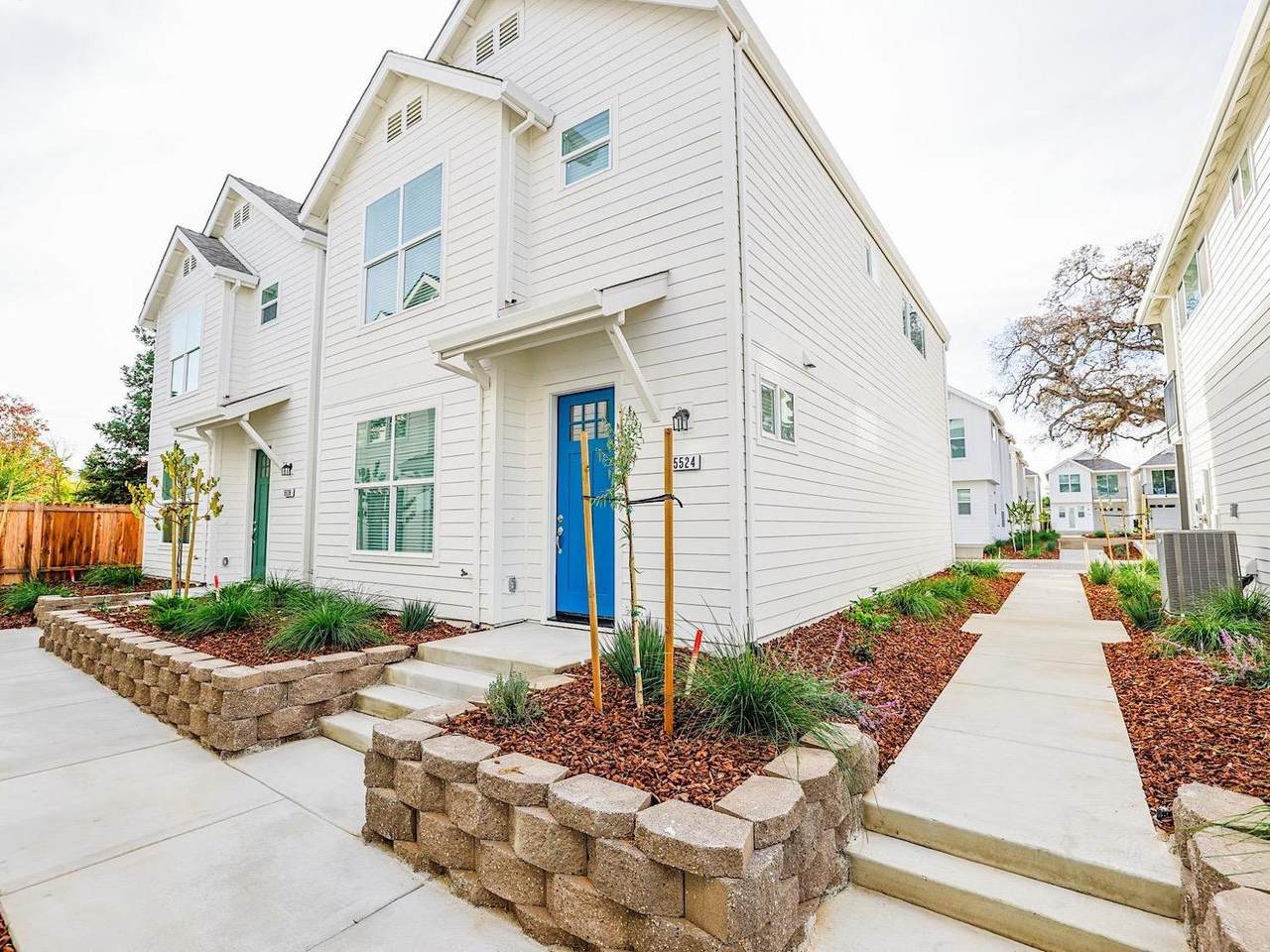 5512 Brinef Drive - Photo 1