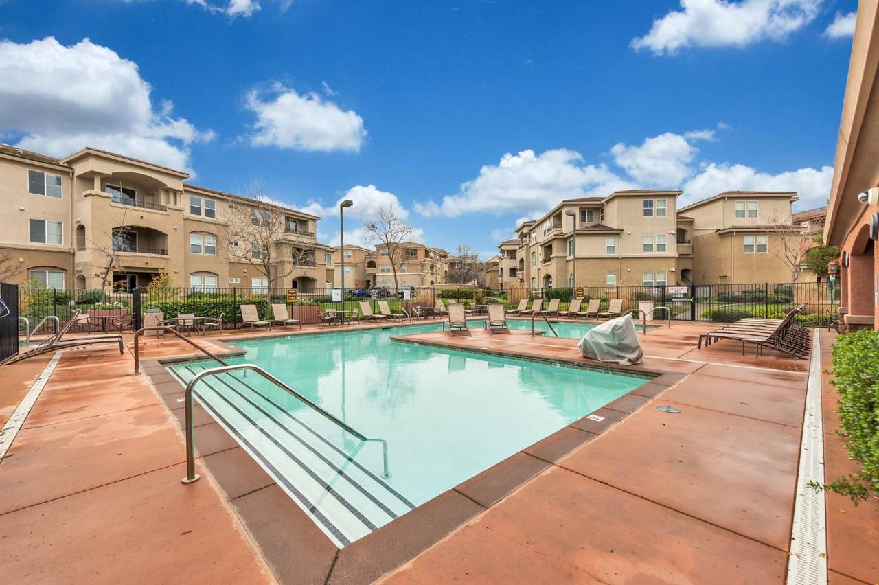 1100 Moon Circle - Photo 1
