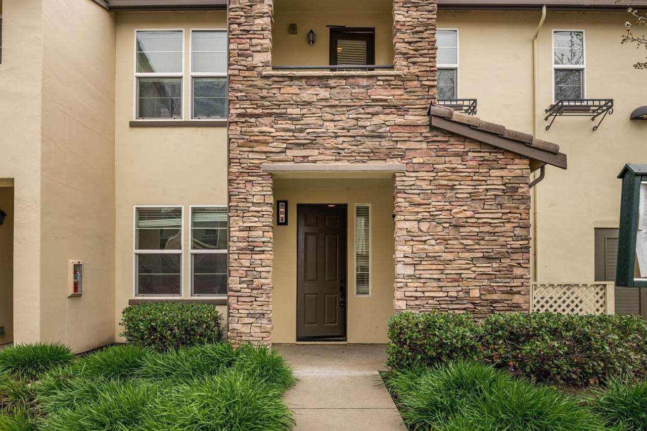 421 Anchor Lane - Photo 1