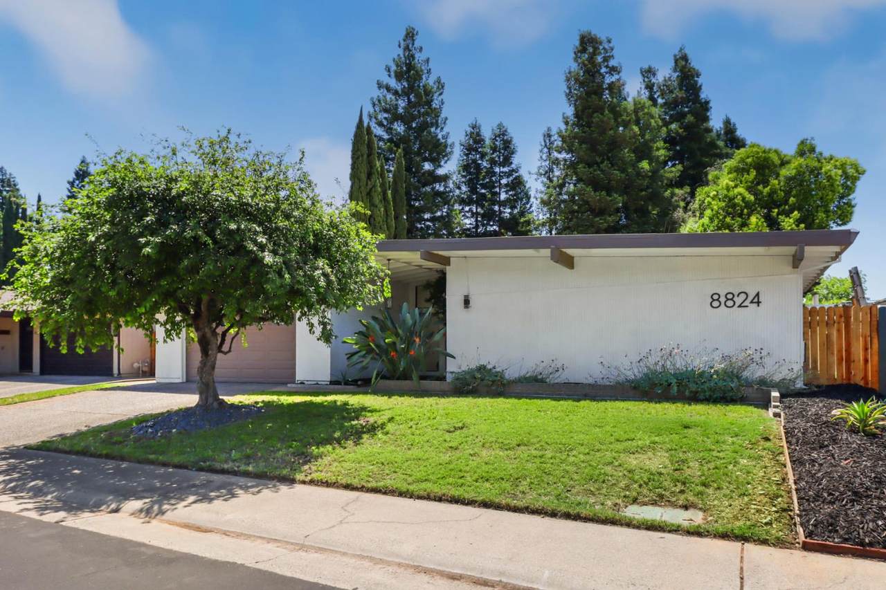 8824 Kelsey Drive - Photo 1
