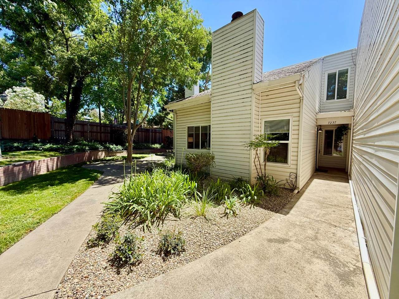 https://bt-photos.global.ssl.fastly.net/sacramento/1280_boomver_3_561033243-2.jpg