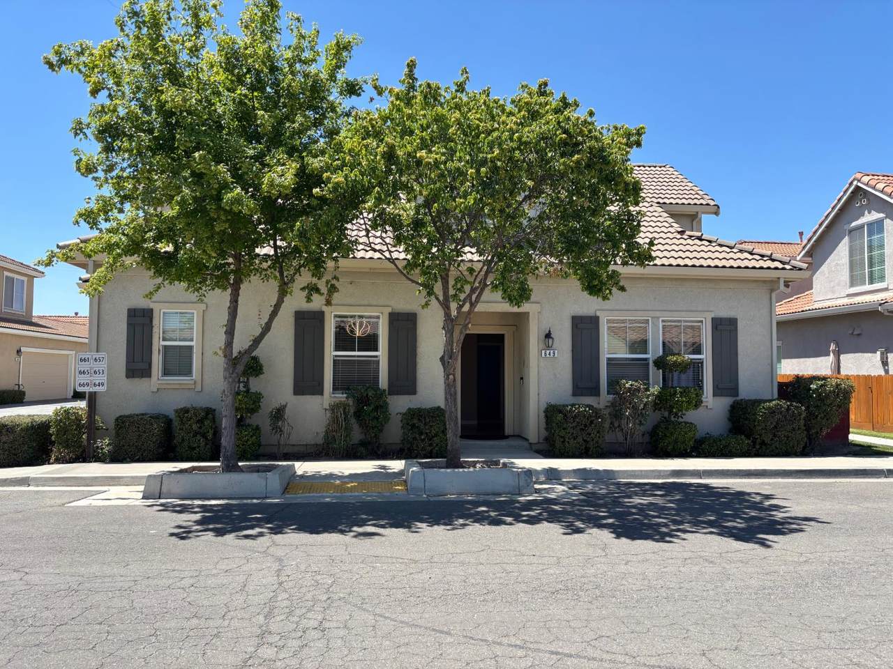 649 Betten Street - Photo 1