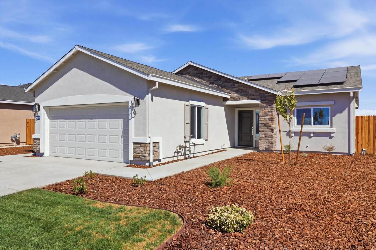 402 Kittyhawk Drive - Photo 1
