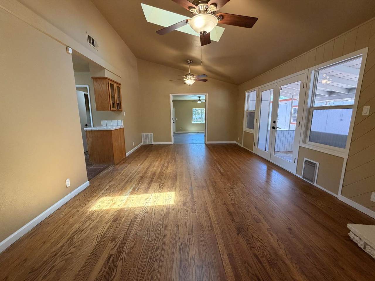 https://bt-photos.global.ssl.fastly.net/sacramento/1280_boomver_2_561170800-2.jpg
