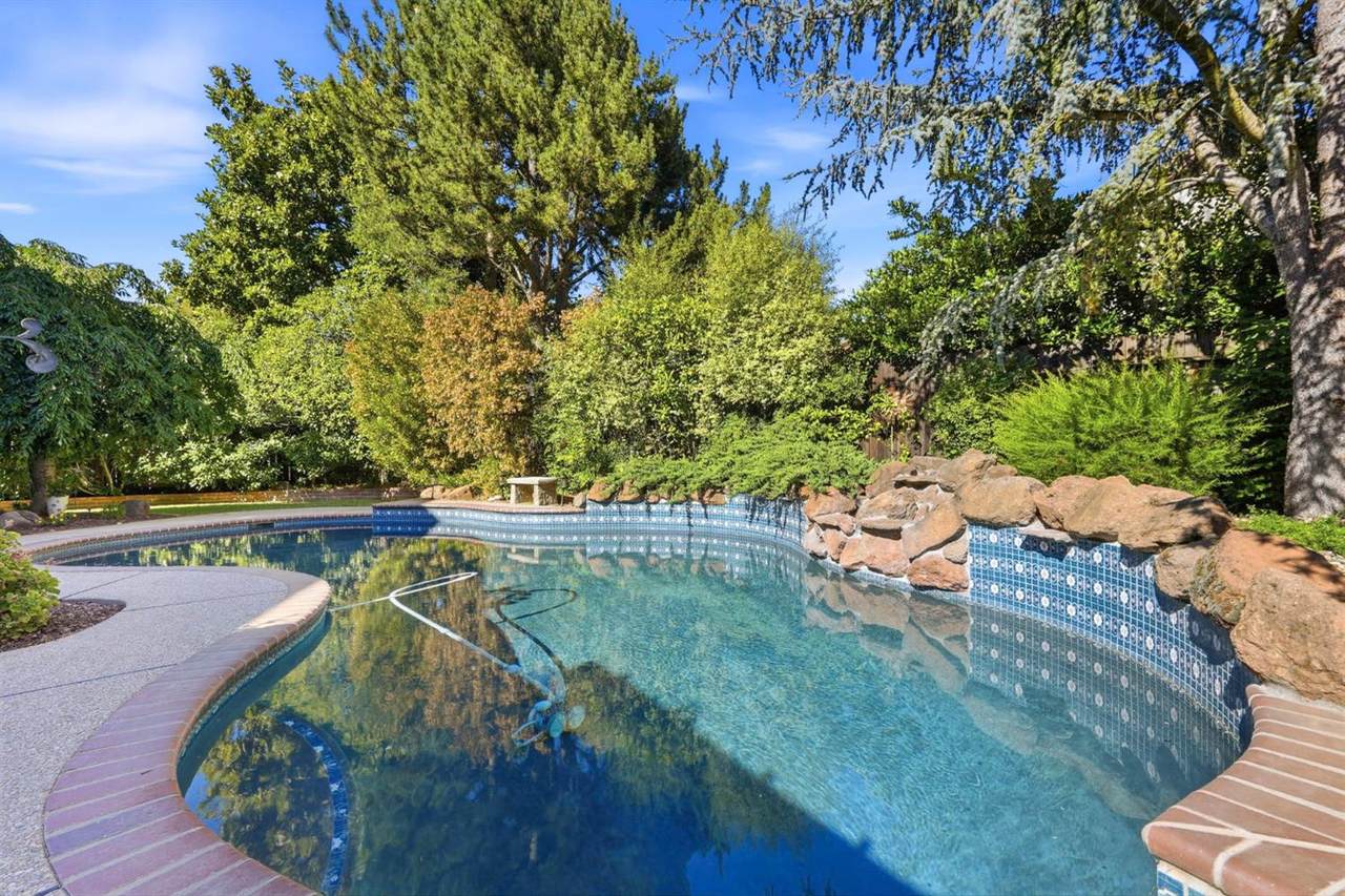 8804 Bradbury Court - Photo 1