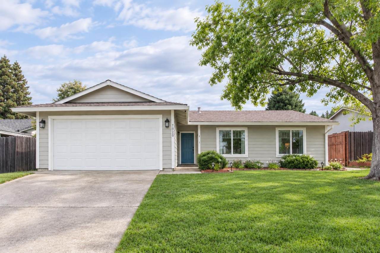 7020 Woodmore Oaks Drive - Photo 1