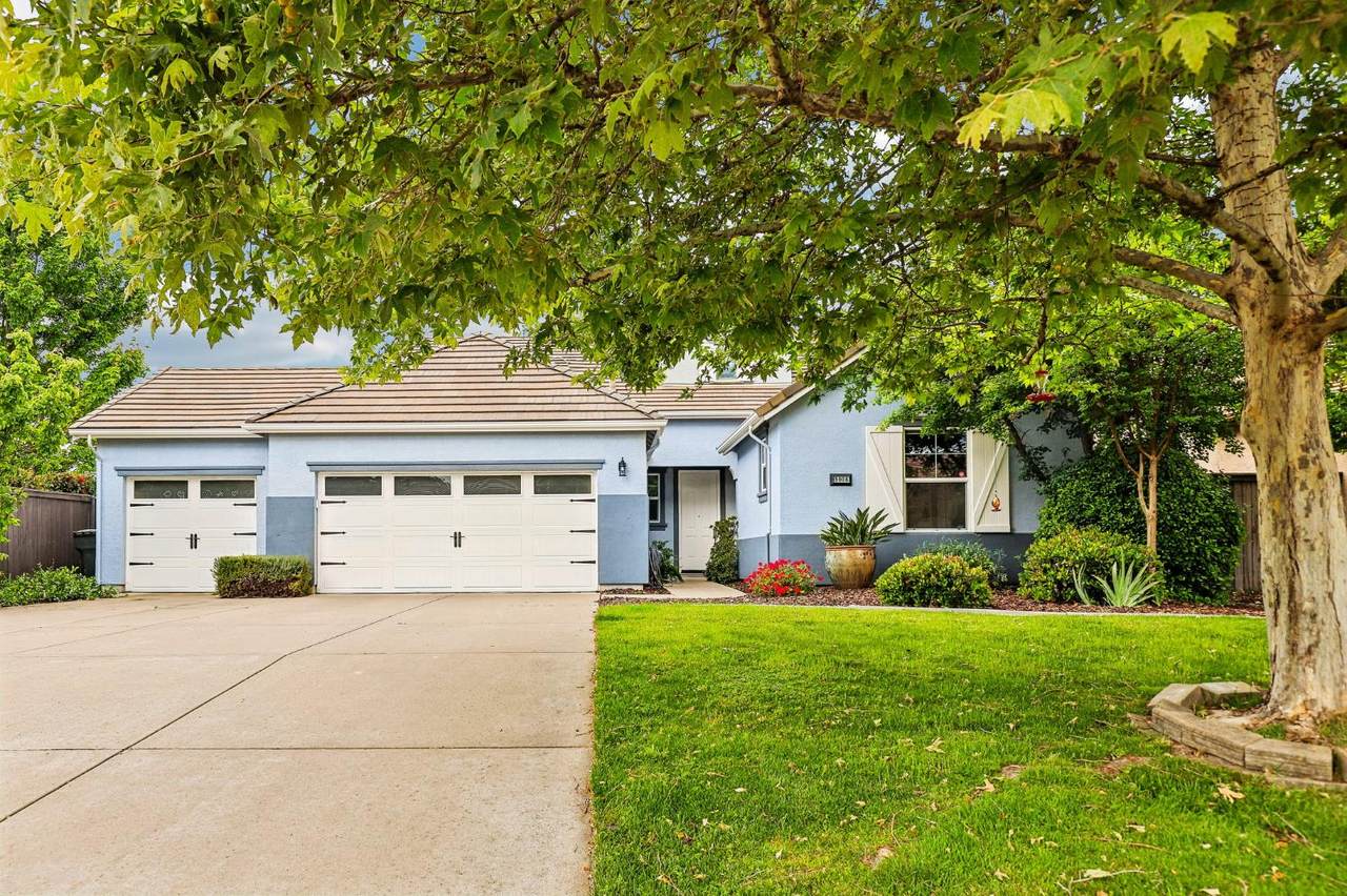 9008 Clarissa Drive - Photo 1