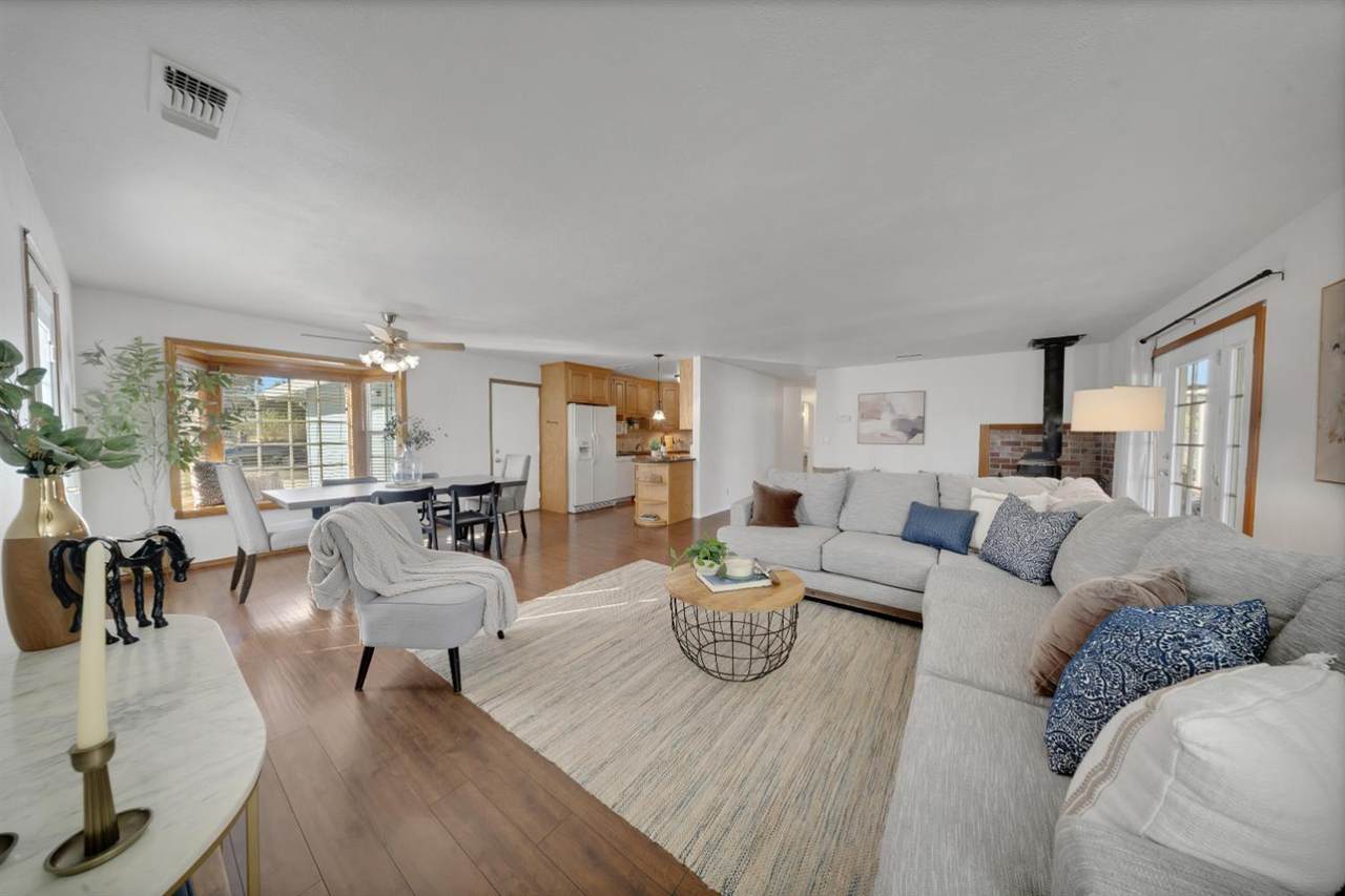 5721 Craig - Photo 1