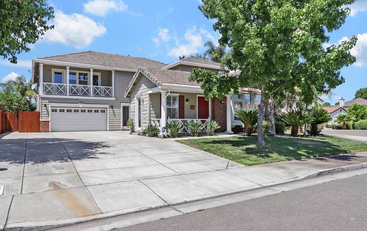 2105 Elsie Way - Photo 1