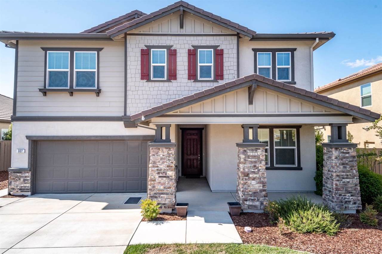 807 Valencia Court - Photo 1
