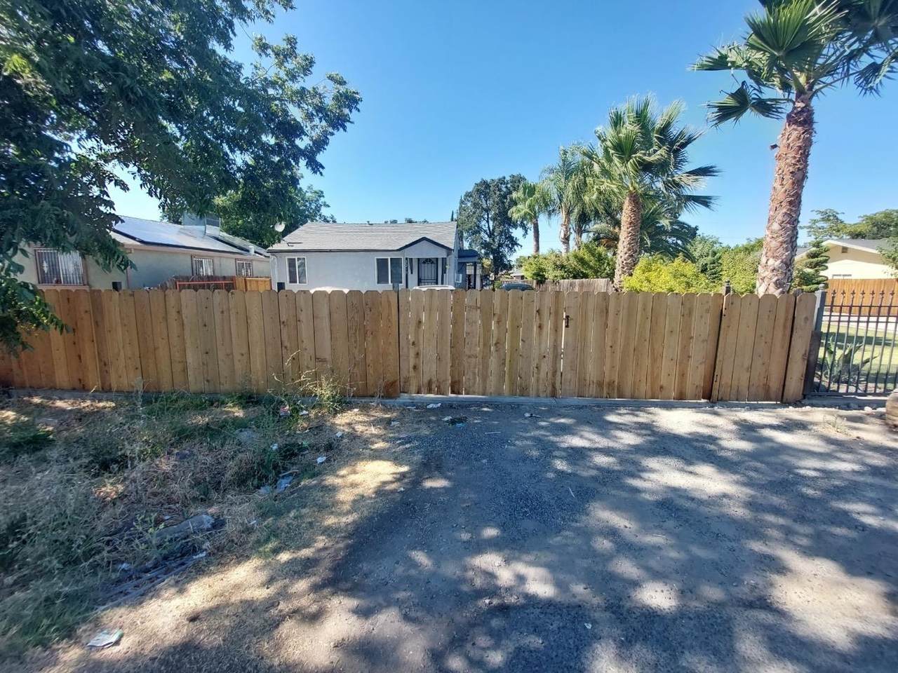 2215 Roosevelt - Photo 1