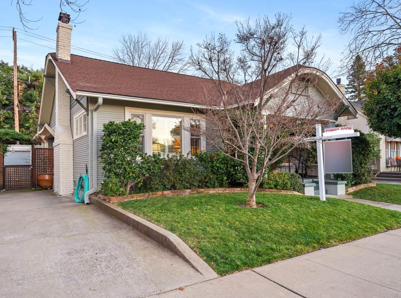 1133 37th Street - Photo 1