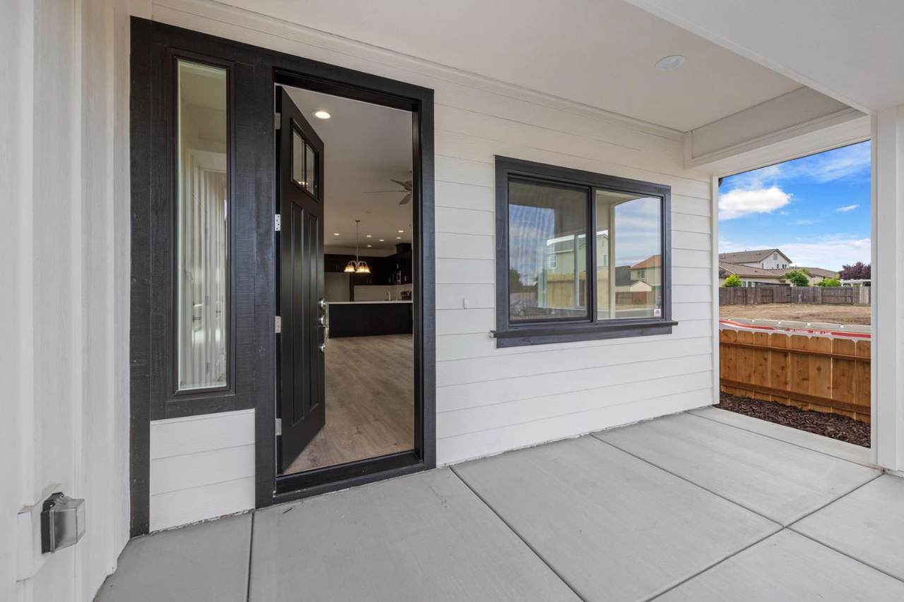 1852 Lovejoy Place - Photo 1