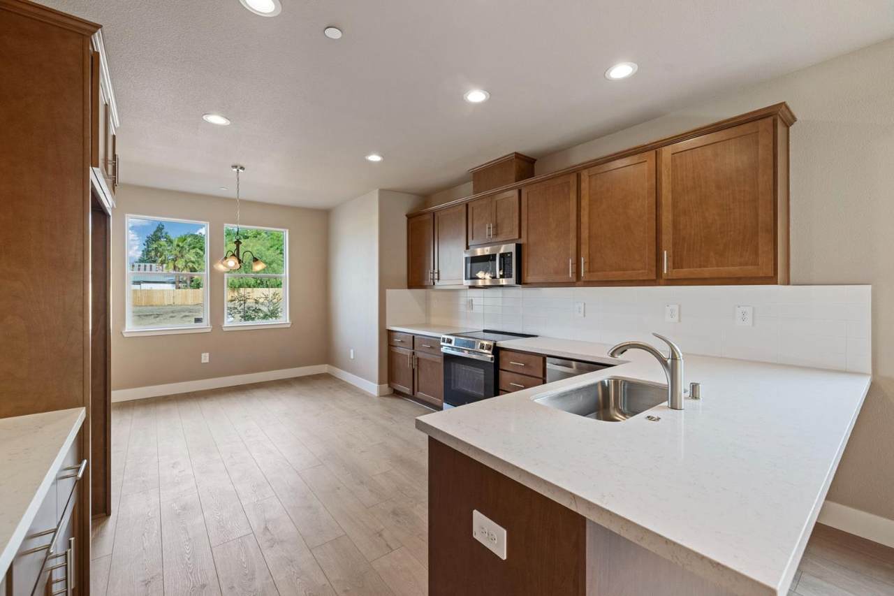 1818 Lovejoy Pl - Photo 1