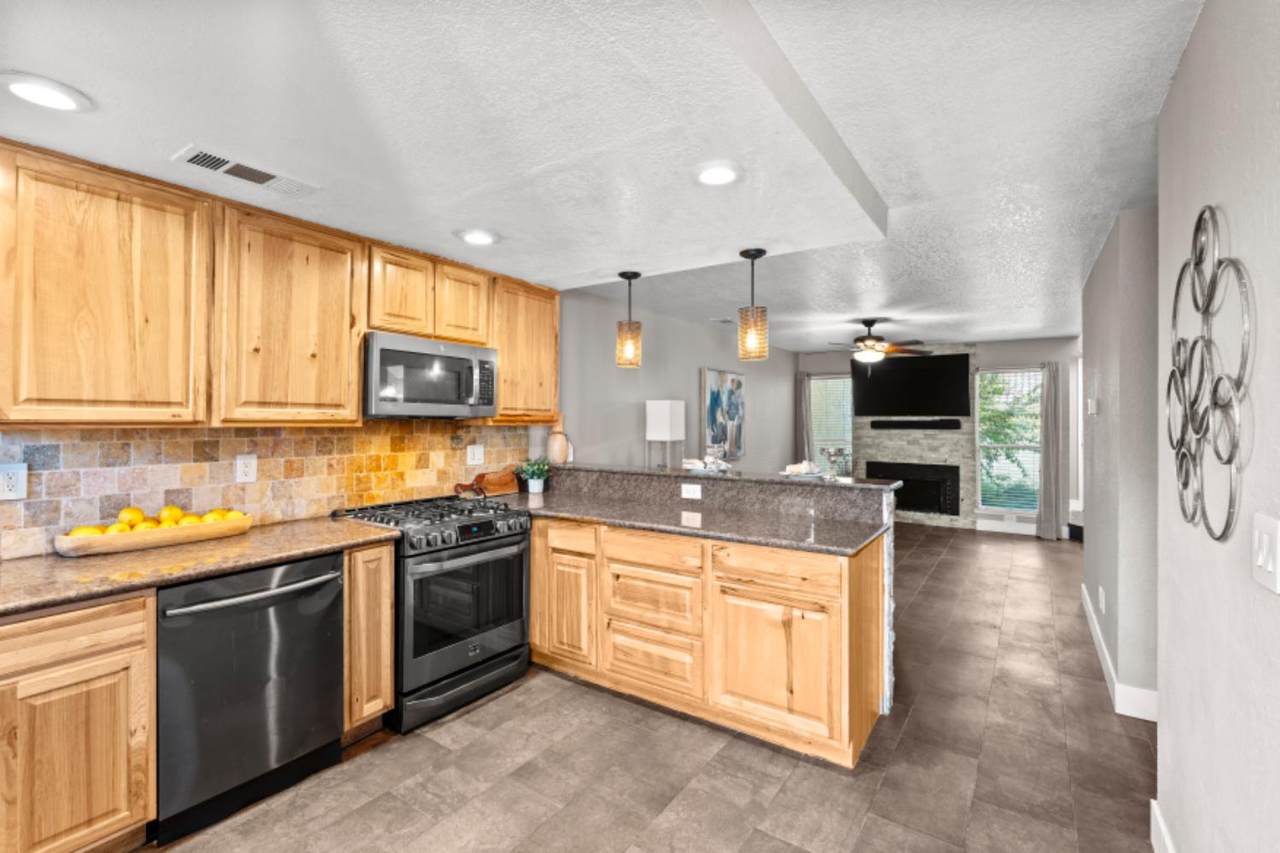 2132 Mount Vernon Drive - Photo 1