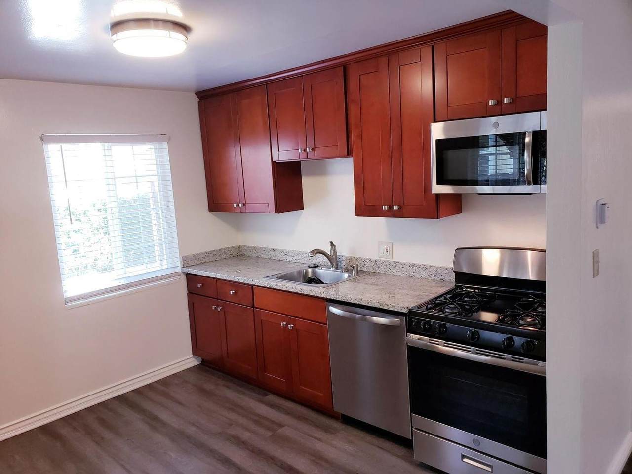 2405 F Street - Photo 1
