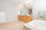 2565 Crescent Way - Photo 23