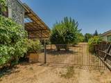 218 Shakeley - Photo 24