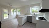 2032 Farnsworth Way - Photo 6