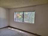 722 Woodside Lane E - Photo 17