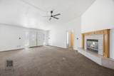 813 Holiday Way - Photo 16