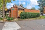 709 Woodside Ln E - Photo 52