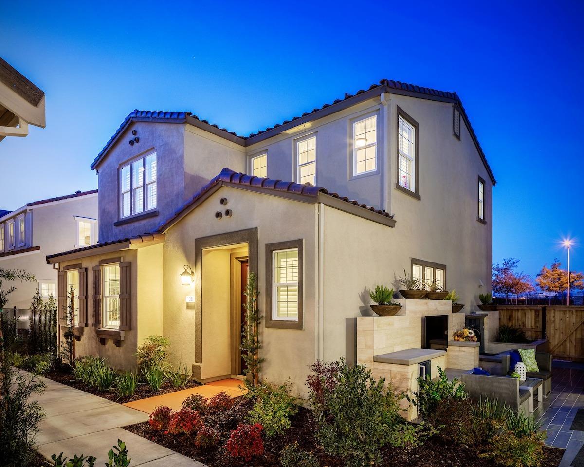 138 Colner Circle - Photo 1