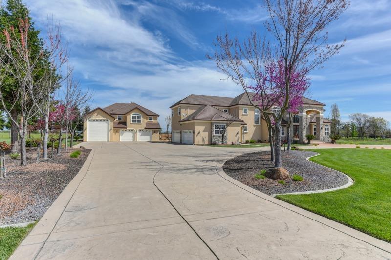 10877 Chambeau Way - Photo 1