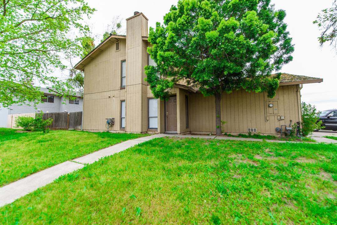 1296 Spruce Lane - Photo 1
