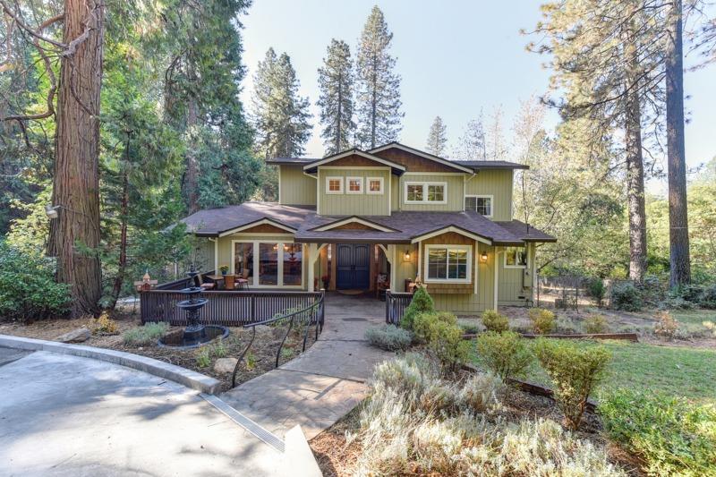 1941 Larsen Drive - Photo 1