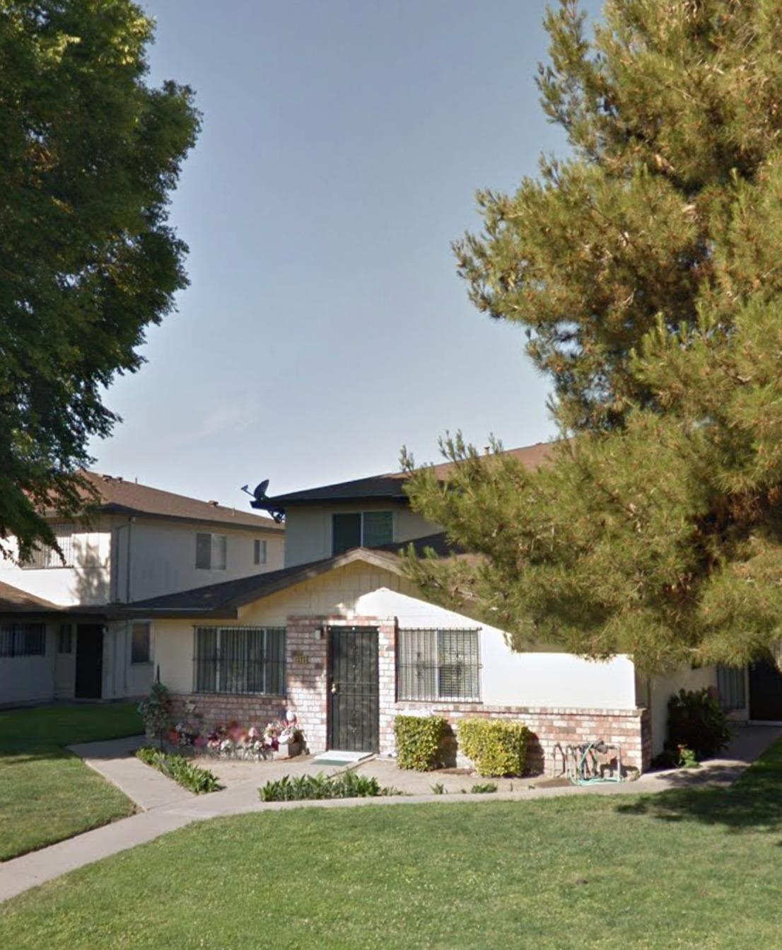 1323 Pinetree - Photo 1