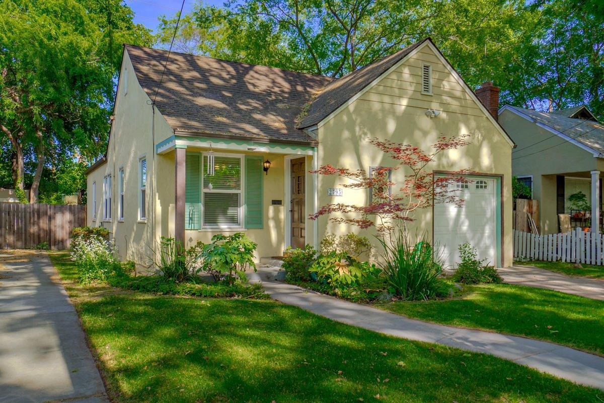 2795 Freeport Blvd. - Photo 1