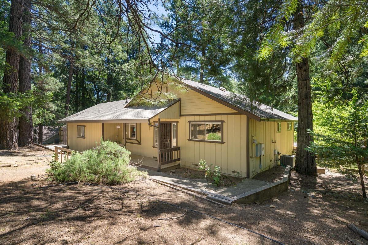 5590 Daisy Circle - Photo 1